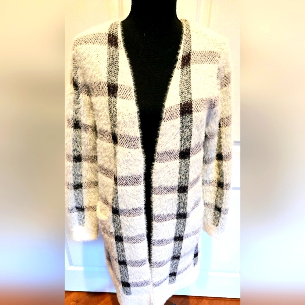 A. BYER Eyelash Long Coatigan Winter White Black & Cranberry Large Plaid sz Lg - Picture 2 of 10